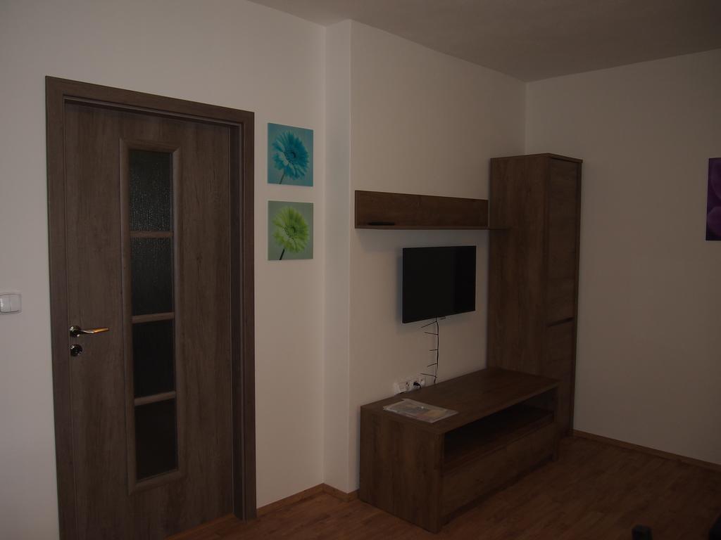 Apartmany Relax Ladná Exterior foto
